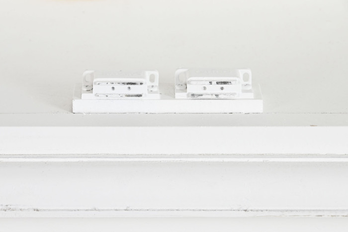 VITRINA MDF CRISTAL 218,4X40,6X203 BLANCO - Imagen 1